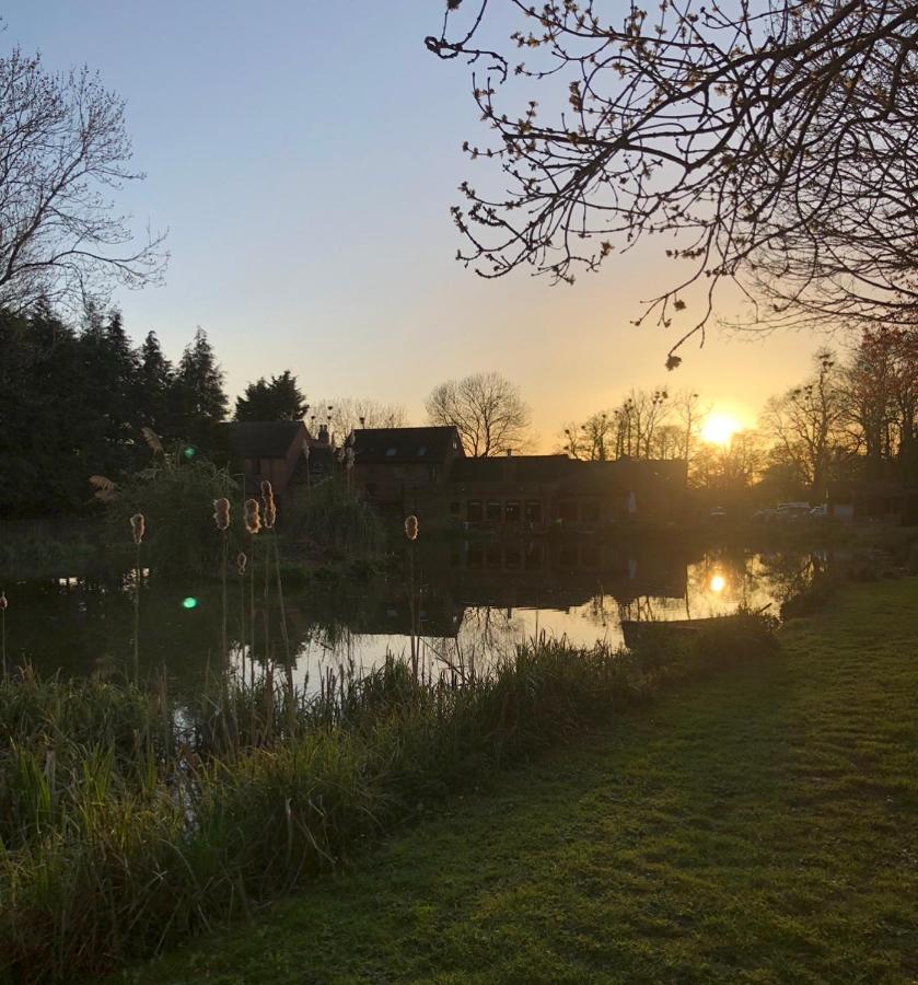 Malswick Mill Guest House Newent Exterior photo